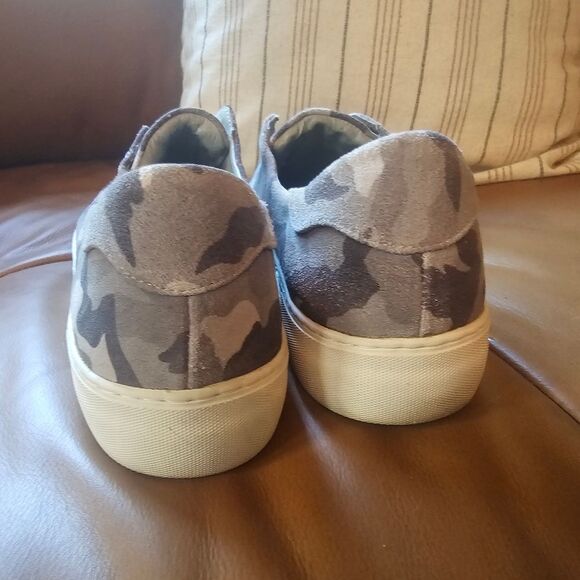 J/Slides Gray Camo Print Slip-on Shoes Size 9.5, Great Condition - Picture 5 of 8